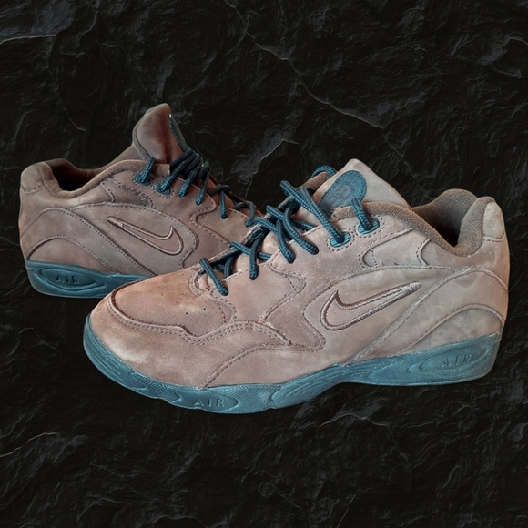 Nike Shoes - 🔥VTG 90's Nike Air Suede Hiking/Walking Shoes🔥